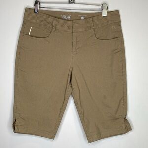 Mountain Hardwear Wandering Plaid Shorts: Size 4